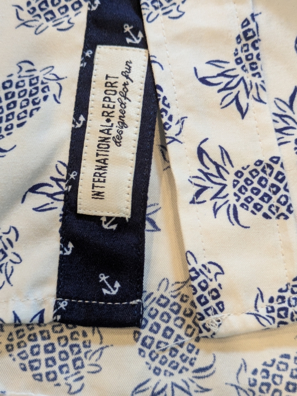 International Report Pineapple Print Button Down Shirt Men’s XL White Blue Short
